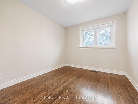 Photo 19 at 41 Hamilton Drive, Leslie Valley, Newmarket