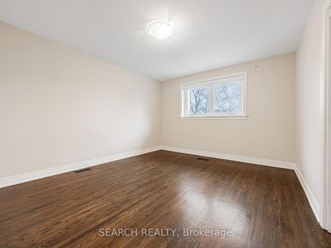 Photo 25 at 41 Hamilton Drive, Leslie Valley, Newmarket