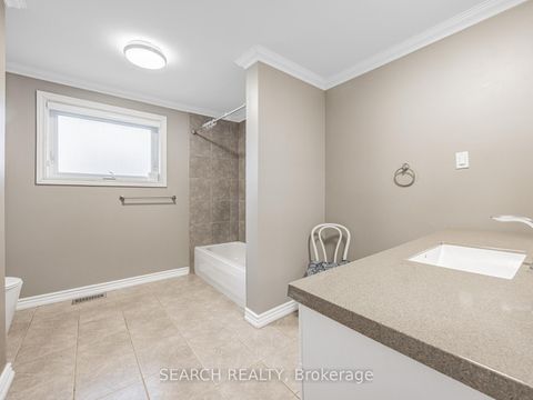 Photo 27 at 41 Hamilton Drive, Leslie Valley, Newmarket