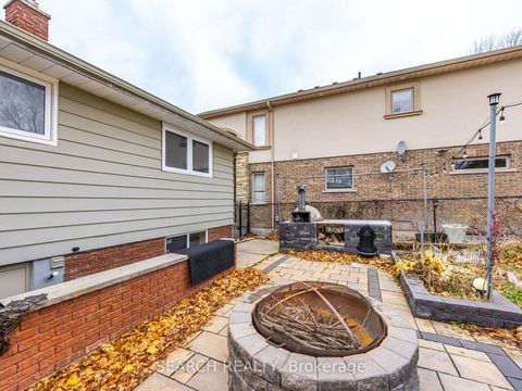 Photo 29 at 41 Hamilton Drive, Leslie Valley, Newmarket