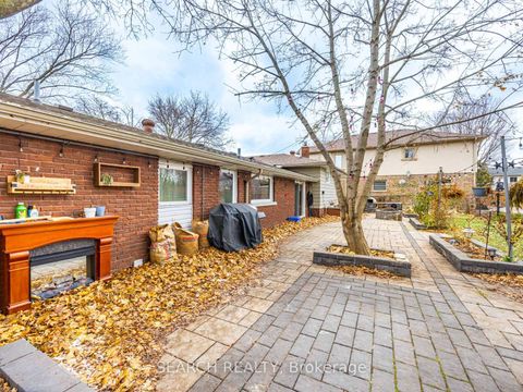 Photo 30 at 41 Hamilton Drive, Leslie Valley, Newmarket