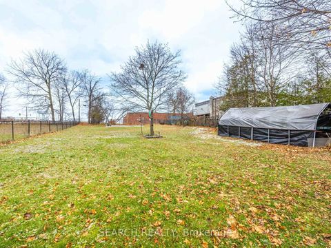 Photo 32 at 41 Hamilton Drive, Leslie Valley, Newmarket