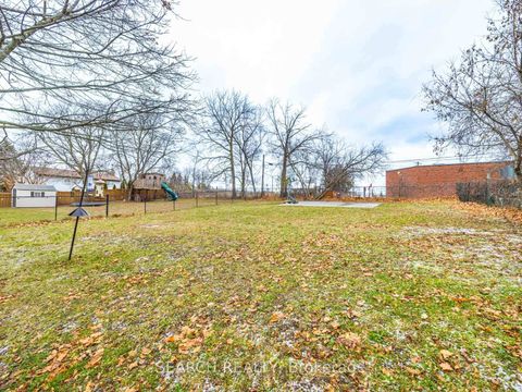 Photo 34 at 41 Hamilton Drive, Leslie Valley, Newmarket