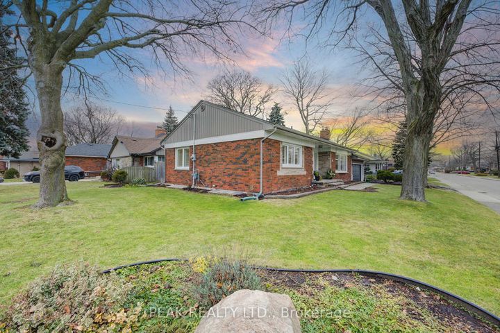 Photo 3 at 50 Edgewood Avenue, Sherwood, Hamilton