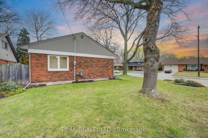 Photo 4 at 50 Edgewood Avenue, Sherwood, Hamilton