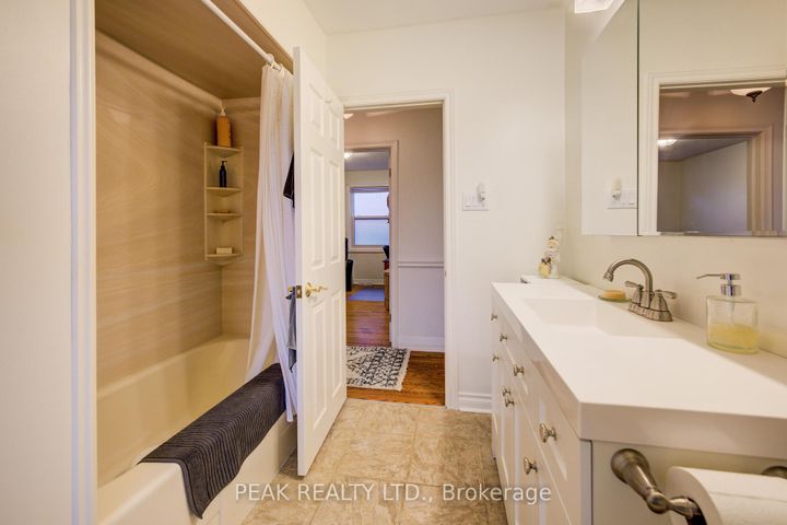 Photo 21 at 50 Edgewood Avenue, Sherwood, Hamilton