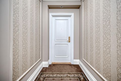 Photo 5 at 614 - 9225 Jane Street, Maple, Vaughan