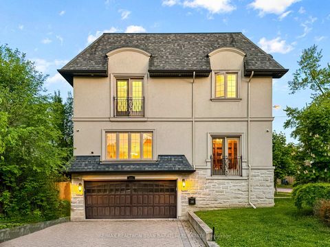 Photo 2 at 221 Elmwood Avenue, Willowdale East, Toronto