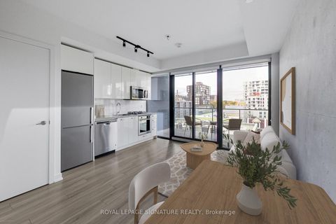 Photo 2 at 708 - 458 Richmond Street W, Waterfront Communities C1, Toronto