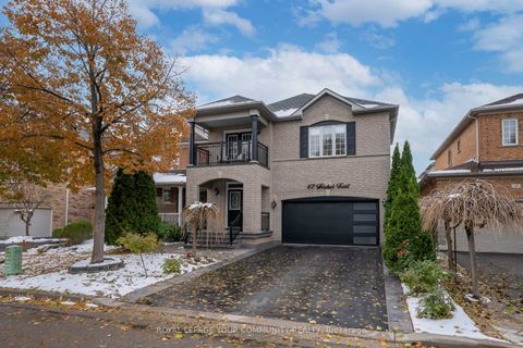 Photo 3 at 47 Thicket Trail, Vellore Village, Vaughan