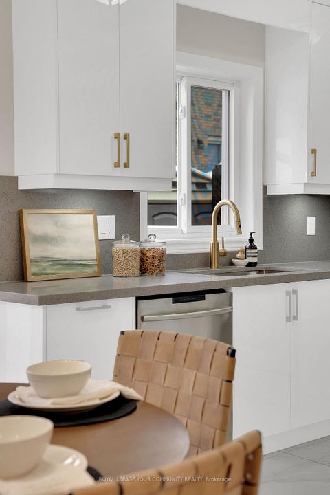 Photo 25 at 47 Thicket Trail, Vellore Village, Vaughan