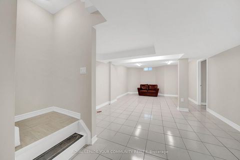 Photo 42 at 47 Thicket Trail, Vellore Village, Vaughan