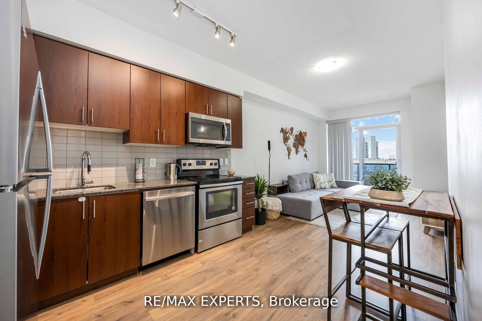 801 - 3700 Highway 7, Vaughan Corporate Centre, Vaughan 