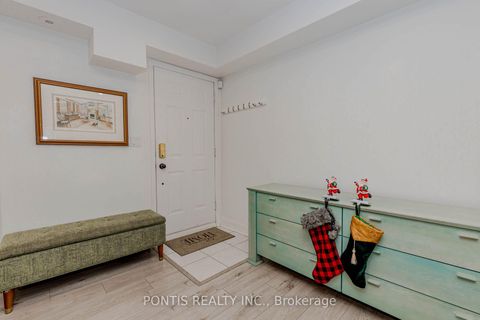 Photo 12 at 144 - 415 JARVIS Street, South St. James Town, Toronto