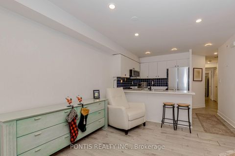 Photo 15 at 144 - 415 JARVIS Street, South St. James Town, Toronto