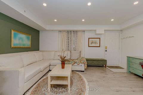 Photo 17 at 144 - 415 JARVIS Street, South St. James Town, Toronto