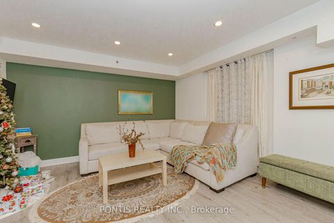 Photo 19 at 144 - 415 JARVIS Street, South St. James Town, Toronto