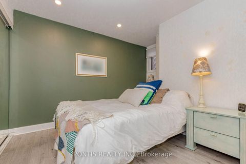 Photo 34 at 144 - 415 JARVIS Street, South St. James Town, Toronto