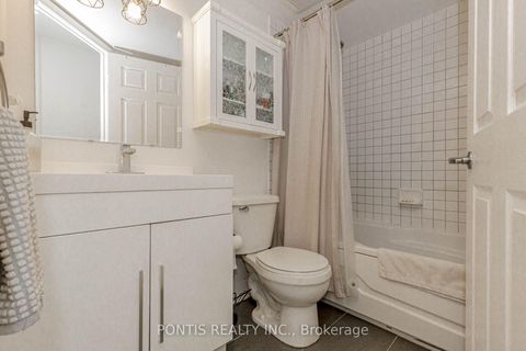 Photo 37 at 144 - 415 JARVIS Street, South St. James Town, Toronto