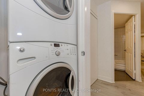 Photo 38 at 144 - 415 JARVIS Street, South St. James Town, Toronto