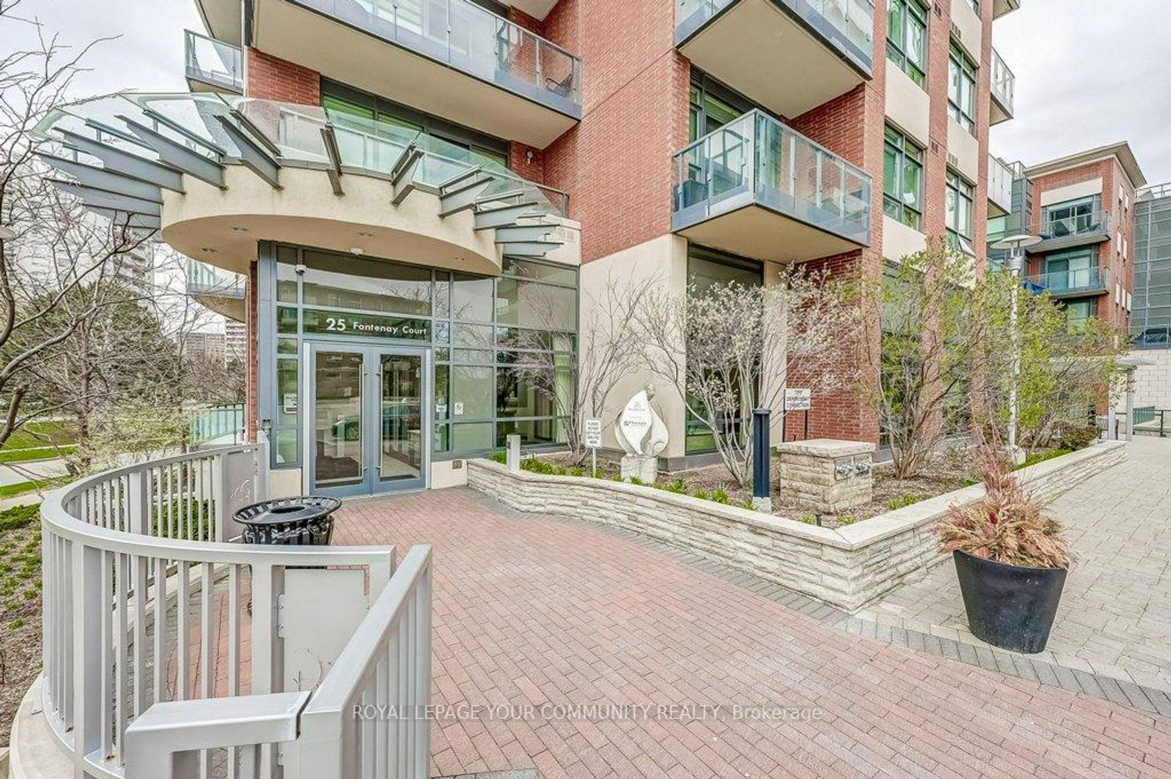 413 - 25 Fontenay Court, Humber Valley, Toronto 
