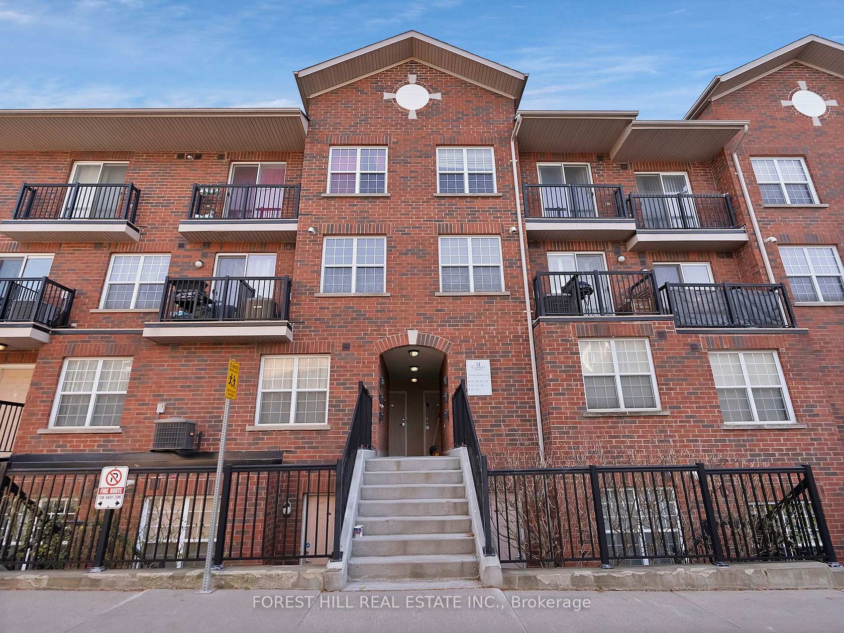 310 - 25 Strangford Lane, Birchmount, Toronto 