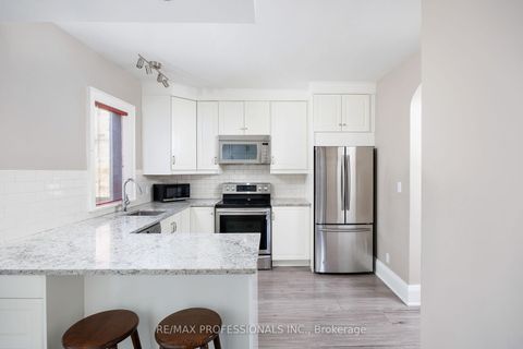 Photo 22 at 50 Wendover Road, Kingsway South, Toronto