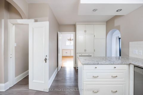 Photo 25 at 50 Wendover Road, Kingsway South, Toronto