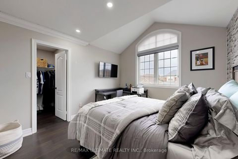 Photo 19 at 395 Vellore Avenue, Vellore Village, Vaughan