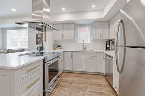 Photo 2 at 113 - 40 Merchant Lane, Dufferin Grove, Toronto