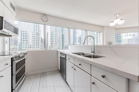 Photo 7 at 811 - 10 Queens Quay W, Waterfront Communities C1, Toronto