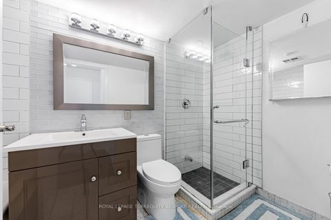 Photo 18 at 811 - 10 Queens Quay W, Waterfront Communities C1, Toronto