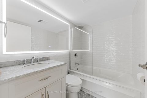 Photo 25 at 811 - 10 Queens Quay W, Waterfront Communities C1, Toronto