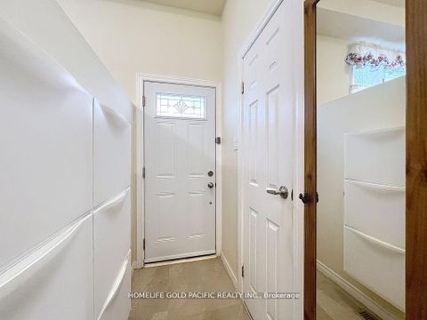 Photo 2 at 11 - 42 Stonehill Court, L'Amoreaux, Toronto