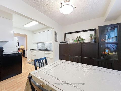 Photo 11 at 11 - 42 Stonehill Court, L'Amoreaux, Toronto