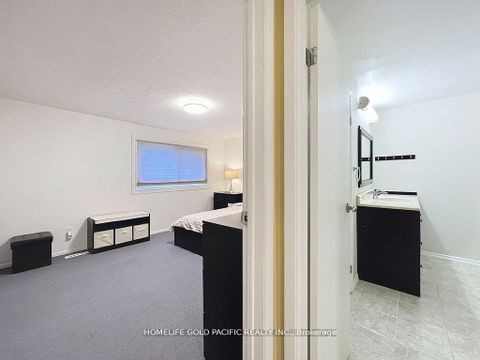 Photo 32 at 11 - 42 Stonehill Court, L'Amoreaux, Toronto