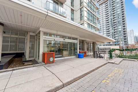 Photo 2 at 605 - 35 Mariner Terrace, Waterfront Communities C1, Toronto