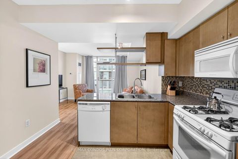 Photo 8 at 605 - 35 Mariner Terrace, Waterfront Communities C1, Toronto