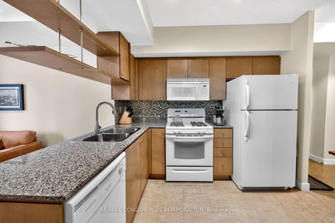 Photo 17 at 605 - 35 Mariner Terrace, Waterfront Communities C1, Toronto
