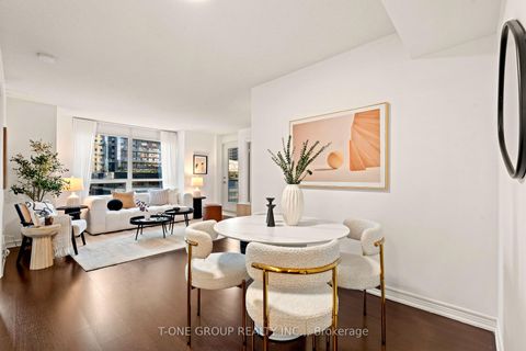 Photo 9 at 605 - 761 Bay Street, Bay Street Corridor, Toronto