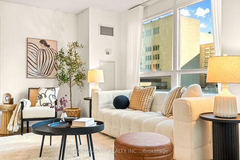 Photo 14 at 605 - 761 Bay Street, Bay Street Corridor, Toronto