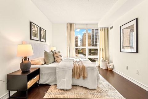 Photo 23 at 605 - 761 Bay Street, Bay Street Corridor, Toronto