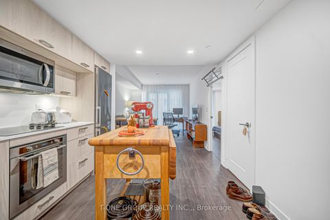 Photo 16 at 513 - 50 Mccaul Street, Chinatown, Toronto