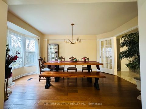 Photo 8 at 15 Timpson Drive, Aurora Highlands, Aurora