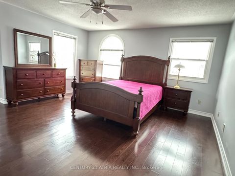 Photo 13 at 15 Timpson Drive, Aurora Highlands, Aurora