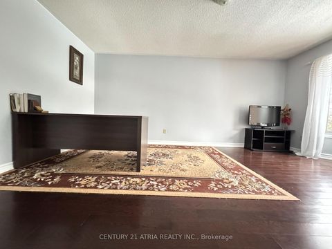 Photo 14 at 15 Timpson Drive, Aurora Highlands, Aurora