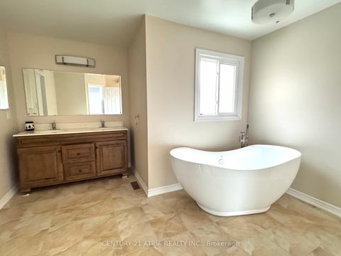 Photo 16 at 15 Timpson Drive, Aurora Highlands, Aurora