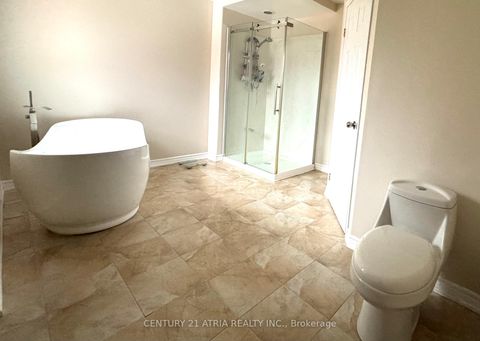 Photo 17 at 15 Timpson Drive, Aurora Highlands, Aurora