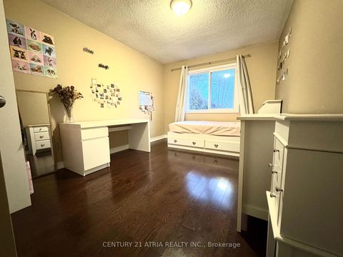 Photo 22 at 15 Timpson Drive, Aurora Highlands, Aurora