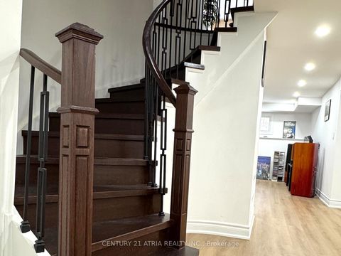 Photo 25 at 15 Timpson Drive, Aurora Highlands, Aurora